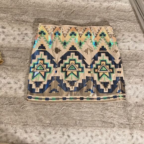: : EXPRESS Sequin Tribal Print Mini Skirt : : - Picture 3 of 14